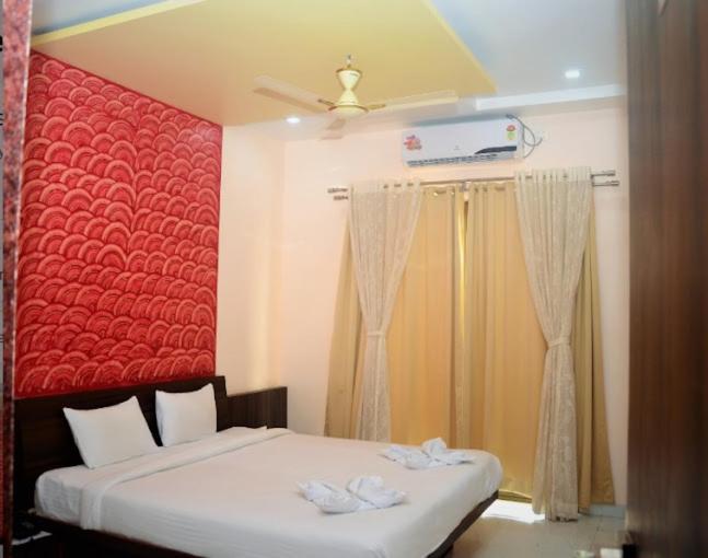 Hotel Swamiraj Indāpur Eksteriør bilde